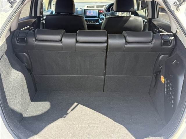 HONDA FIT HYBRID 2017 Image 31