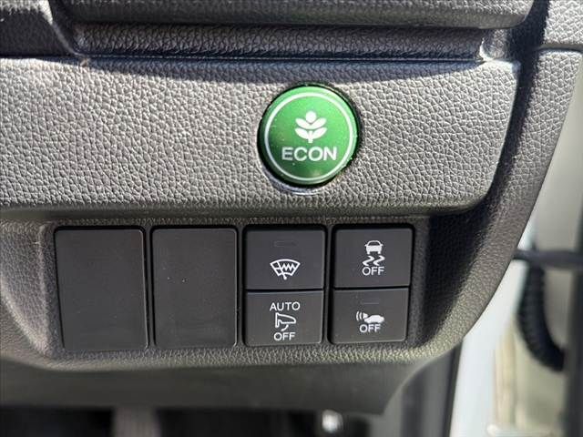 HONDA FIT HYBRID 2017 Image 31