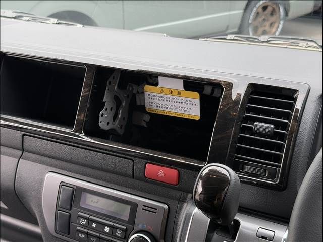 TOYOTA HIACE VAN 2WD 2026 Image 31