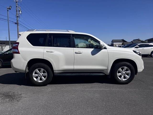 TOYOTA LANDCRUISER PRADO 2016 Image 31