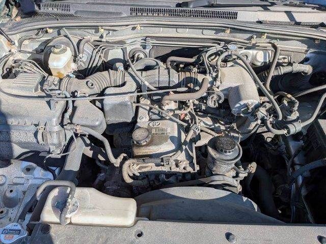 TOYOTA HILUXSURF WAGON 4WD 2002 Image 31