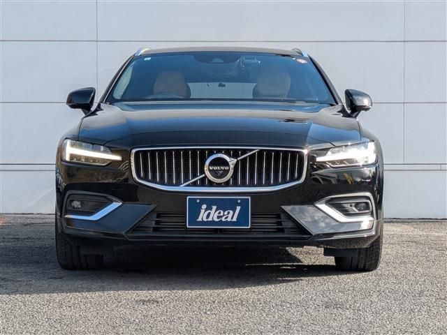 VOLVO V60 2019 Image 31