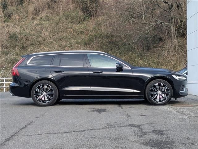VOLVO V60 2019 Image 31