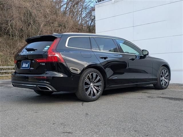 VOLVO V60 2019 Image 31