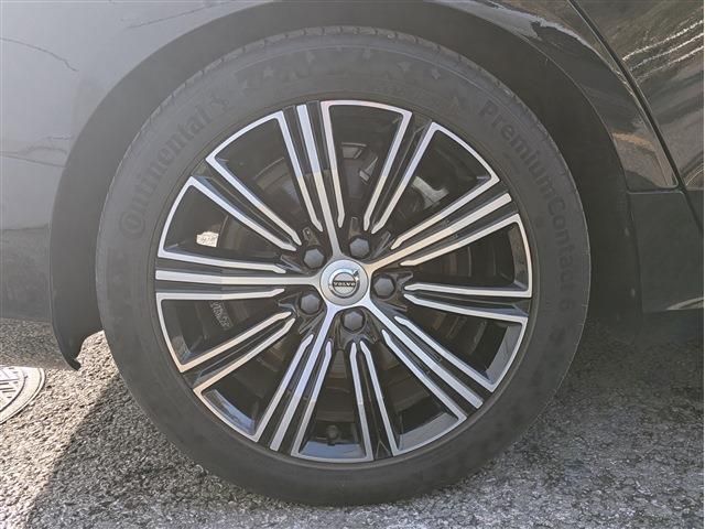 VOLVO V60 2019 Image 31