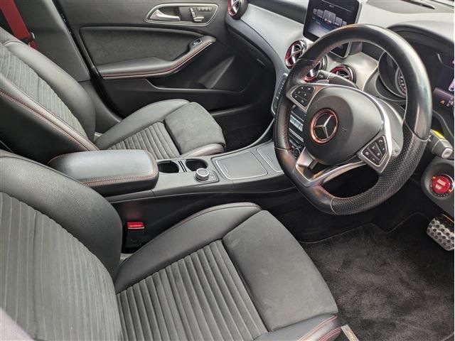 MERCEDES BENZ CLA CL 2018 Image 31