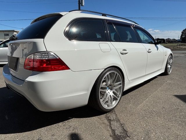BMW 5SERIES TOURING 2009 Image 31