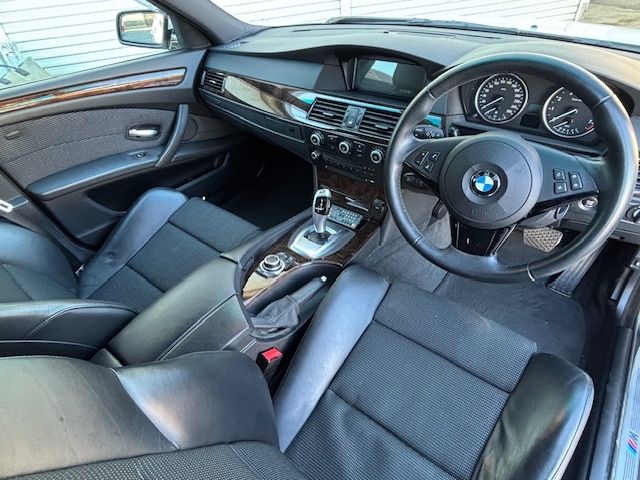 BMW 5SERIES TOURING 2009 Image 31