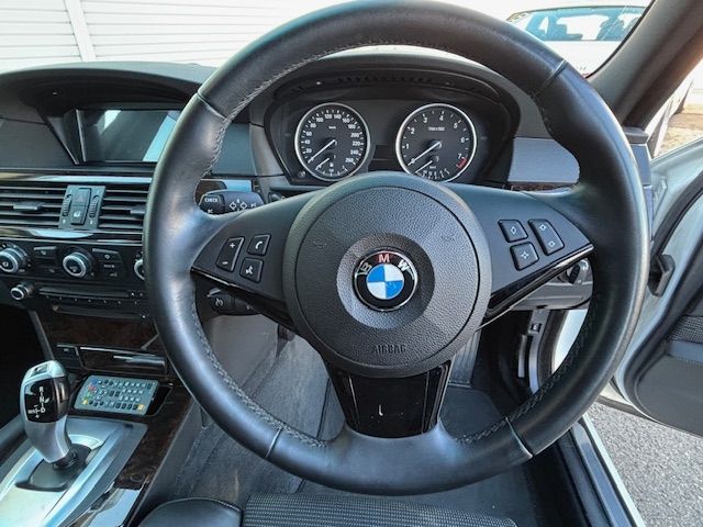 BMW 5SERIES TOURING 2009 Image 31