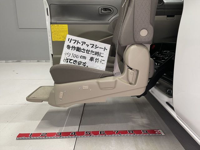 DAIHATSU TANTO 2013 Image 31