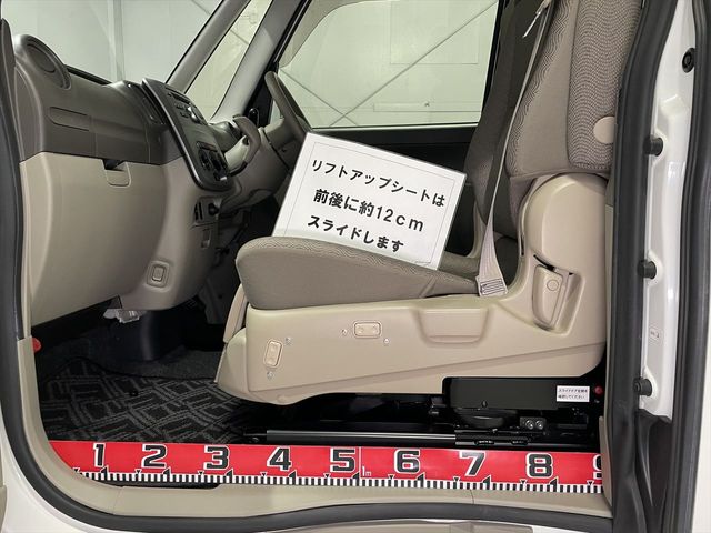 DAIHATSU TANTO 2013 Image 31