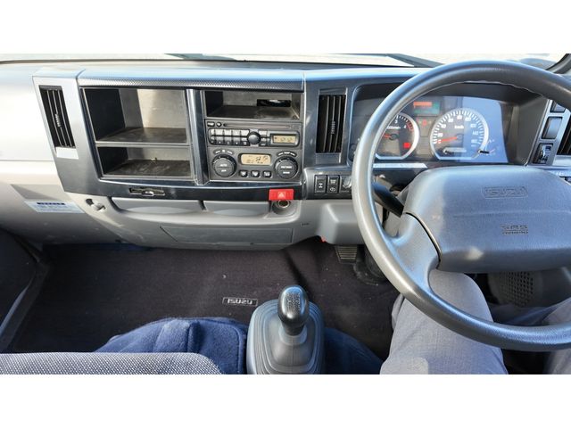 ISUZU ELF 2012 Image 31