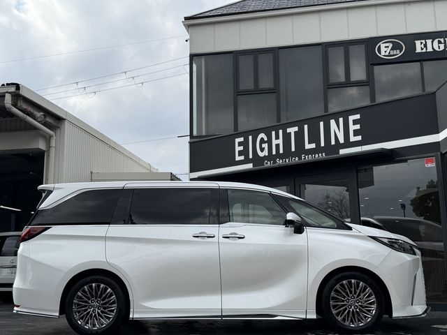 TOYOTA LEXUS LM500H 2024 Image 31