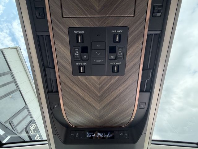 TOYOTA LEXUS LM500H 2024 Image 31