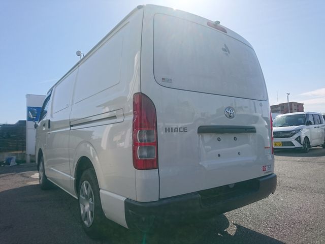 TOYOTA HIACE VAN 2WD 2020 Image 31