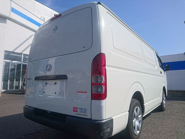 TOYOTA HIACE VAN 2WD 2020 Image 31