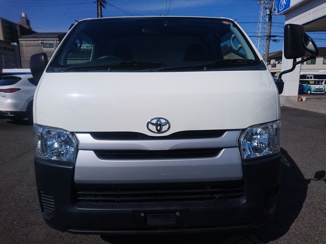 TOYOTA HIACE VAN 2WD 2020 Image 31