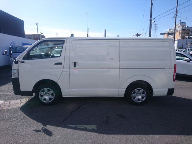 TOYOTA HIACE VAN 2WD 2020 Image 31