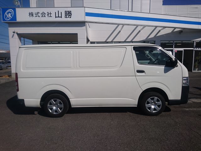 TOYOTA HIACE VAN 2WD 2020 Image 31