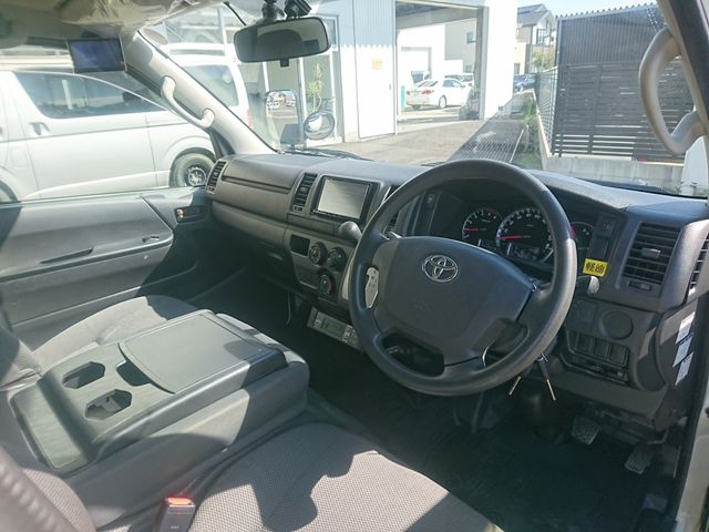 TOYOTA HIACE VAN 2WD 2020 Image 31