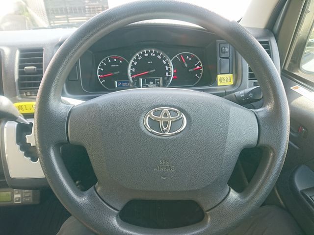 TOYOTA HIACE VAN 2WD 2020 Image 31