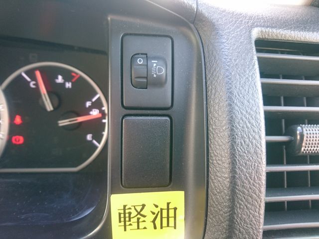 TOYOTA HIACE VAN 2WD 2020 Image 31