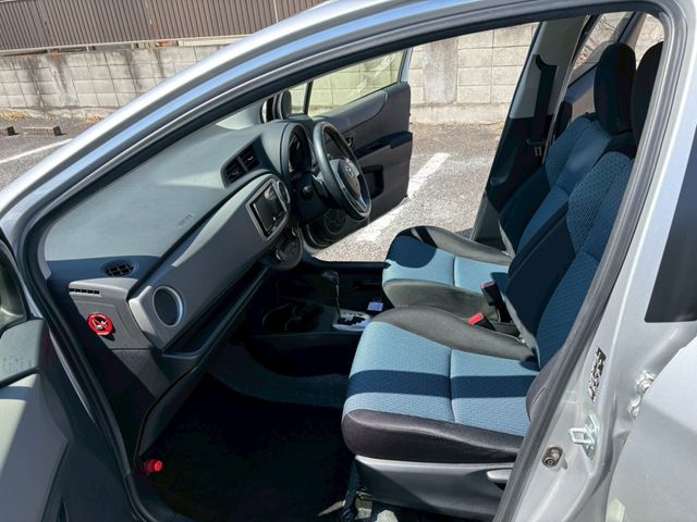 TOYOTA VITZ 2012 Image 31