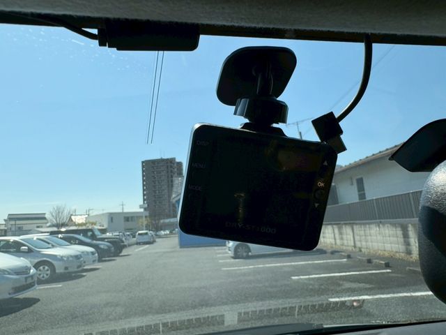 TOYOTA VITZ 2012 Image 31