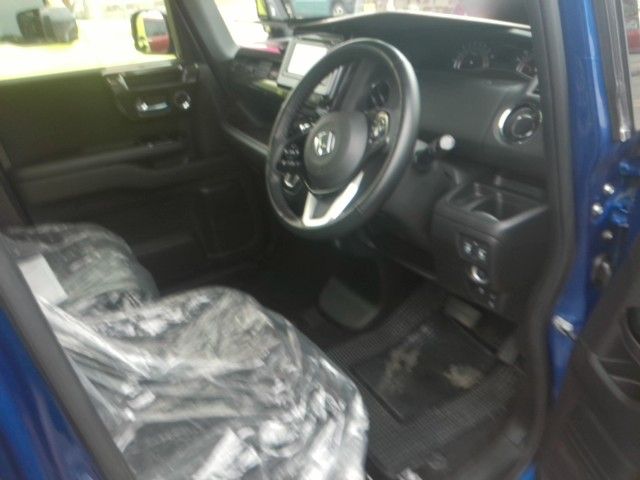 HONDA N BOX CUSTOM 2018 Image 31