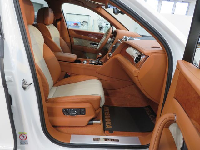 BENTLEY BENTAYGA 2019 Image 31