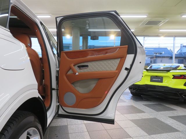BENTLEY BENTAYGA 2019 Image 31