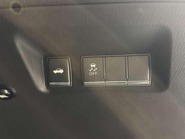 NISSAN FUGA 2011 Image 31