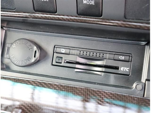 TOYOTA CAMRY HYBRID 2012 Image 31