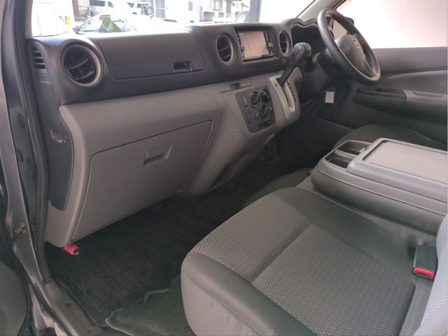 NISSAN NV350 CARAVAN 2020 Image 31