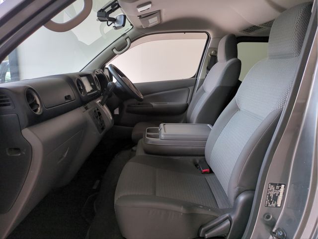 NISSAN NV350 CARAVAN 2020 Image 31