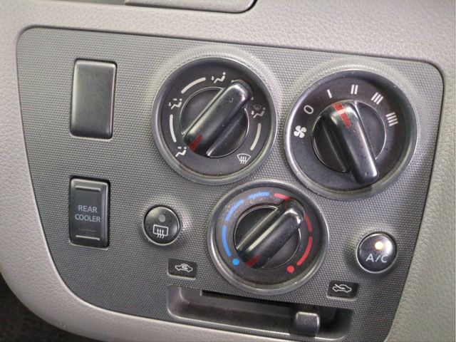 NISSAN NV350 CARAVAN 2020 Image 31