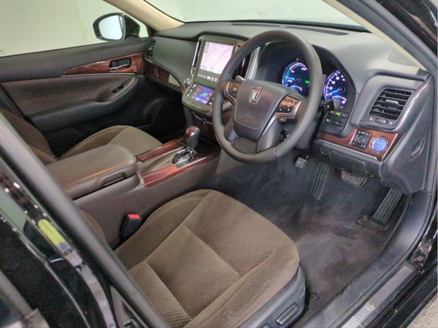 TOYOTA CROWN SEDAN 2013 Image 31