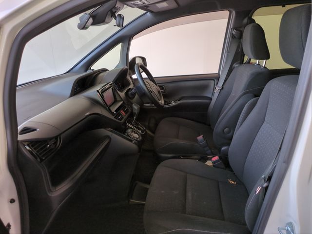 TOYOTA NOAH 2017 Image 31