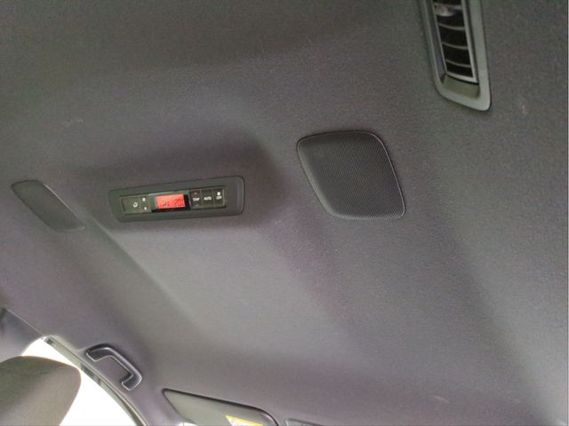 TOYOTA NOAH 2017 Image 31