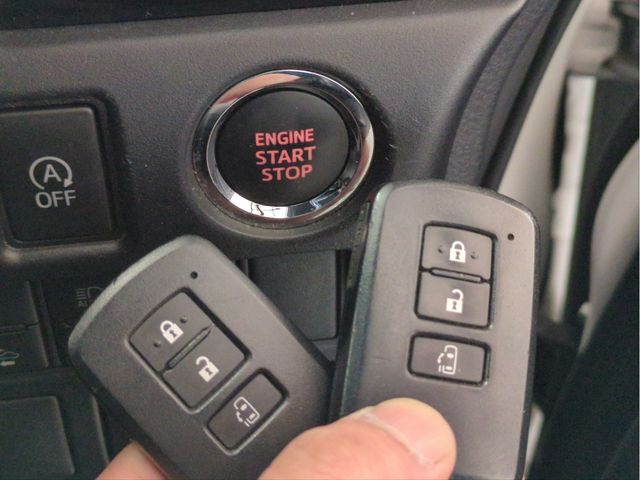 TOYOTA NOAH 2017 Image 31