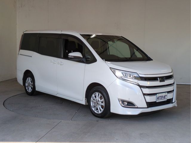 TOYOTA NOAH 2017 Image 31
