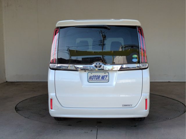TOYOTA NOAH 2017 Image 31
