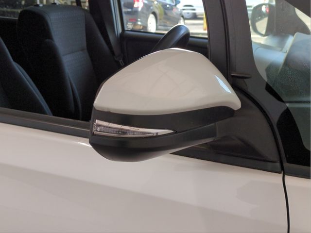 TOYOTA NOAH 2017 Image 31