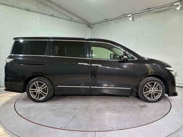 NISSAN ELGRAND 2012 Image 31