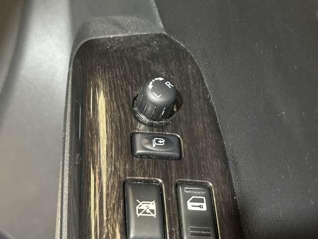 NISSAN ELGRAND 2012 Image 31