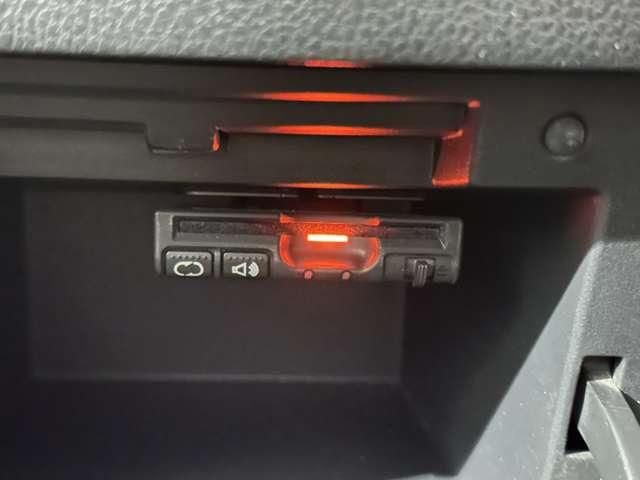 NISSAN ELGRAND 2012 Image 31