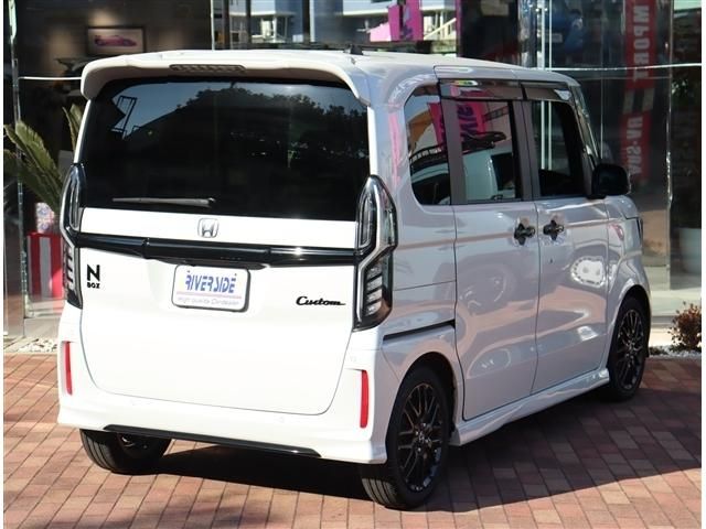 HONDA N BOX CUSTOM 2022 Image 31