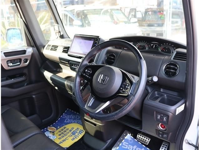 HONDA N BOX CUSTOM 2022 Image 31