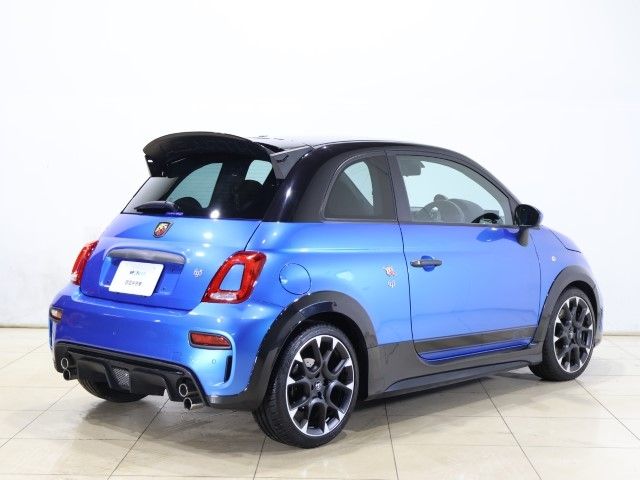 FIAT ABARTH 695 2023 Image 31