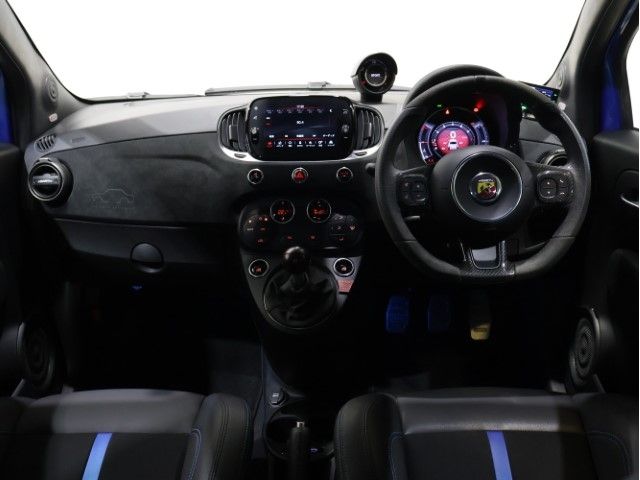 FIAT ABARTH 695 2023 Image 31